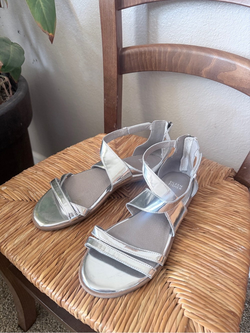 Eileen Fisher Metallic Silver Strappy Sandals size 9.5 women’s